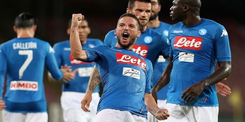 Đội tuyển Napoli tái sinh mạnh mẽ sau khó khăn
